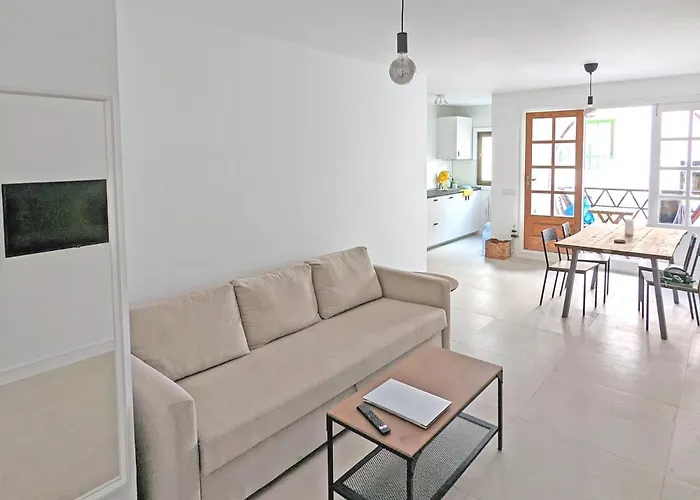 Casa Vista Surf - Beautiful W/ Terrace & Balcony 아파트